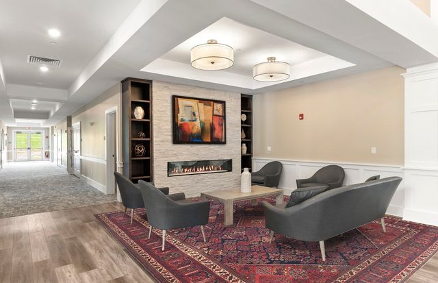 8 Peters Farm Way 105, Westborough, MA 01581