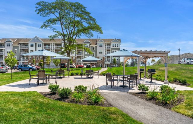 8 Peters Farm Way 105, Westborough, MA 01581