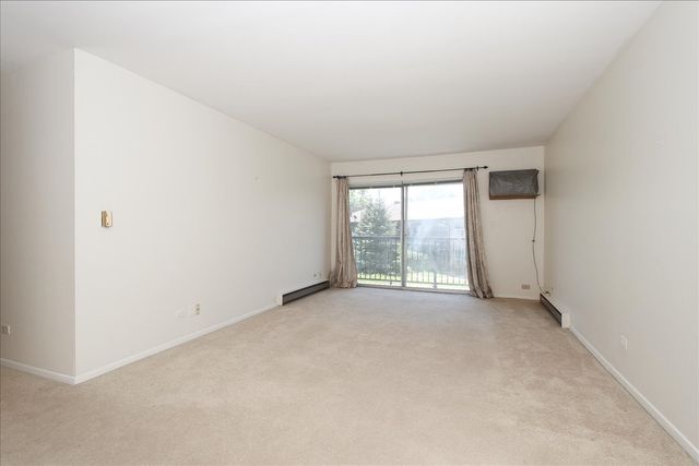 834 E Old Willow Road 209, Prospect Heights, IL 60070