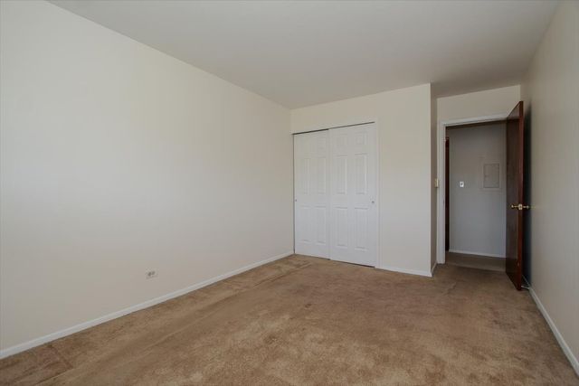 834 E Old Willow Road 209, Prospect Heights, IL 60070