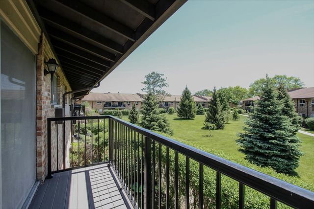 834 E Old Willow Road 209, Prospect Heights, IL 60070