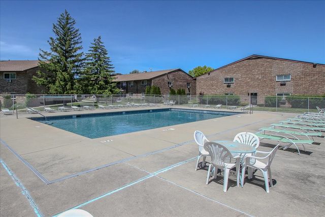 834 E Old Willow Road 209, Prospect Heights, IL 60070