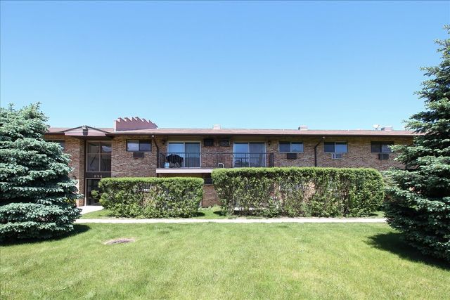 834 E Old Willow Road 209, Prospect Heights, IL 60070