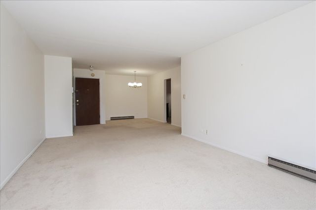 834 E Old Willow Road 209, Prospect Heights, IL 60070