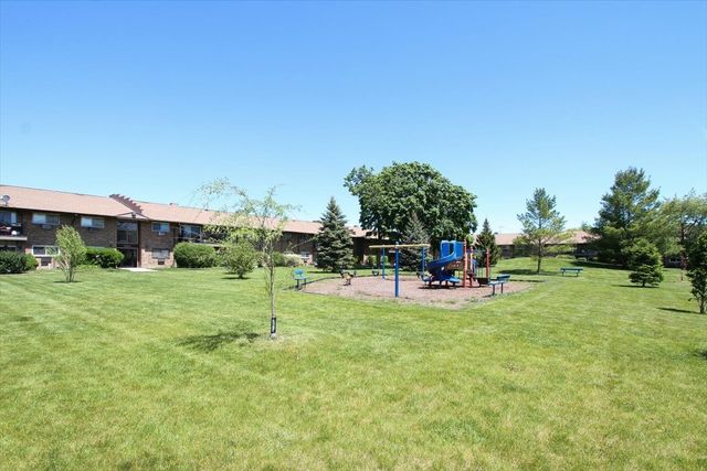 834 E Old Willow Road 209, Prospect Heights, IL 60070