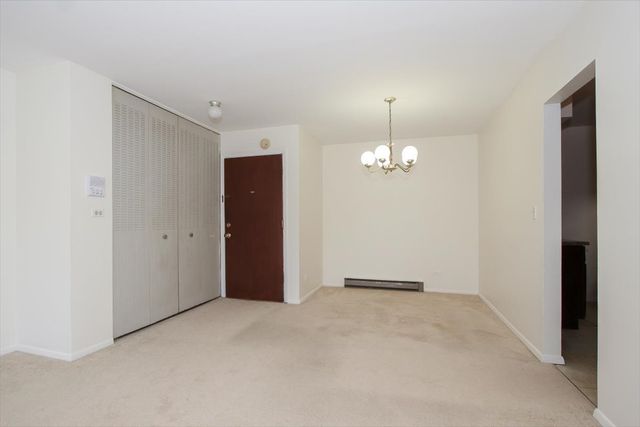834 E Old Willow Road 209, Prospect Heights, IL 60070