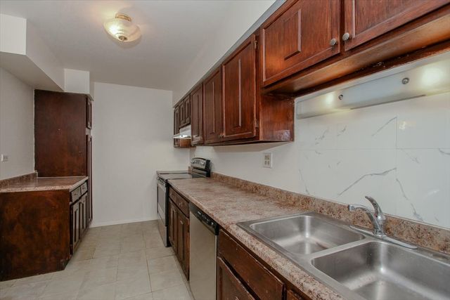 834 E Old Willow Road 209, Prospect Heights, IL 60070