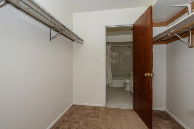 834 E Old Willow Road 209, Prospect Heights, IL 60070