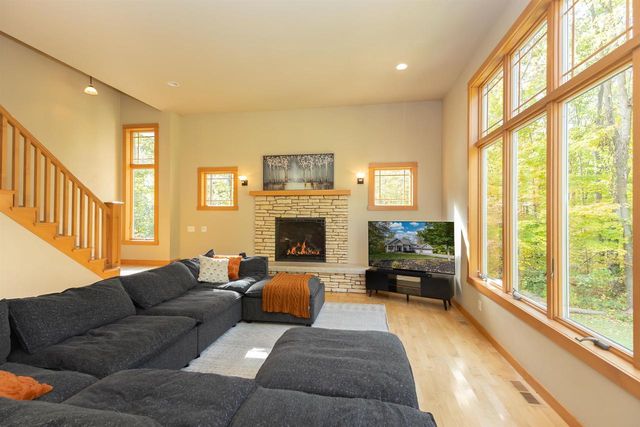 N1499 FOREST GLEN DRIVE, Greenville, WI 54942