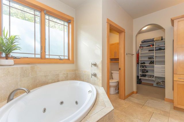 N1499 FOREST GLEN DRIVE, Greenville, WI 54942