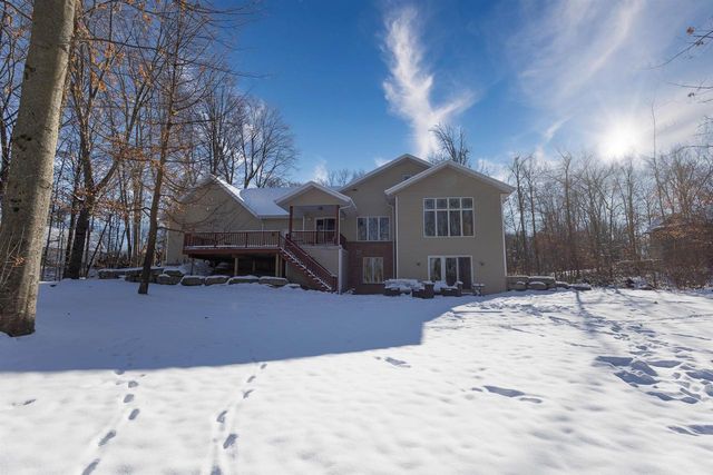 N1499 FOREST GLEN DRIVE, Greenville, WI 54942