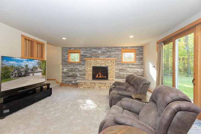 N1499 FOREST GLEN DRIVE, Greenville, WI 54942