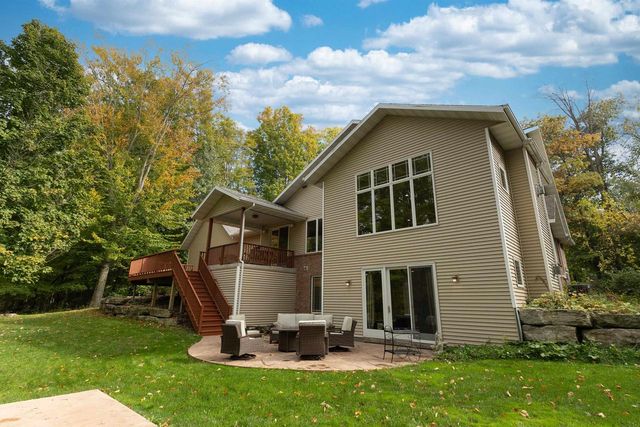 N1499 FOREST GLEN DRIVE, Greenville, WI 54942