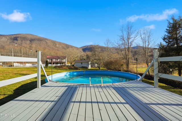 3311 Rebecca Road, Big Stone Gap, VA 24219