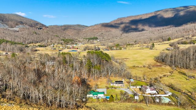 3311 Rebecca Road, Big Stone Gap, VA 24219