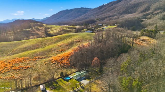 3311 Rebecca Road, Big Stone Gap, VA 24219