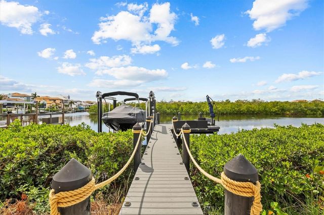916 SEAGRAPE DRIVE, Ruskin, FL 33570