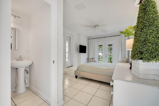 1236 NE 13th Avenue, Fort Lauderdale, FL 33304
