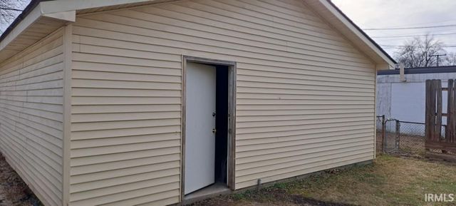 907 W 14Th Street, Muncie, IN 47302