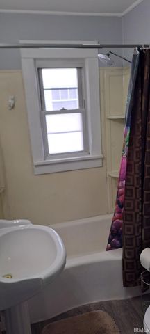 907 W 14Th Street, Muncie, IN 47302