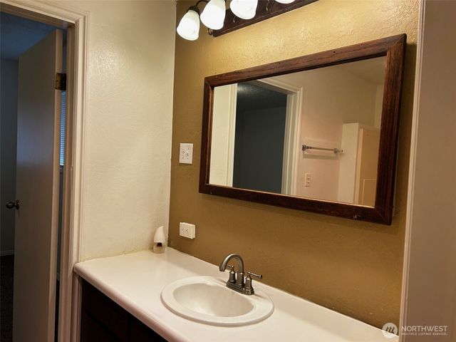 537 16th, Longview, WA 98632