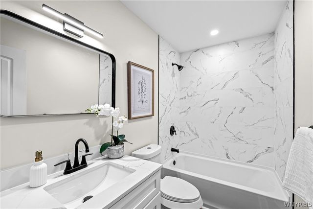 185 Parkedge Avenue, Tonawanda, NY 14150