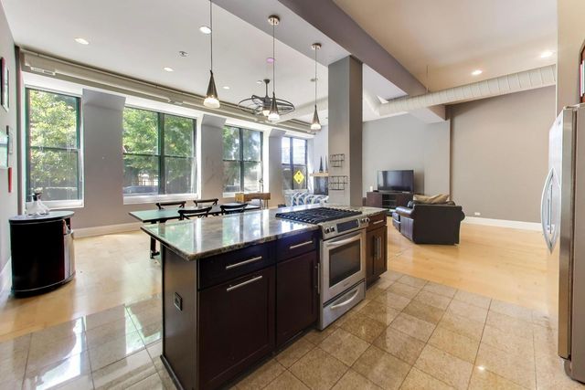 1760 W Wrightwood Avenue 102, Chicago, IL 60614