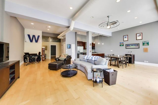 1760 W Wrightwood Avenue 102, Chicago, IL 60614