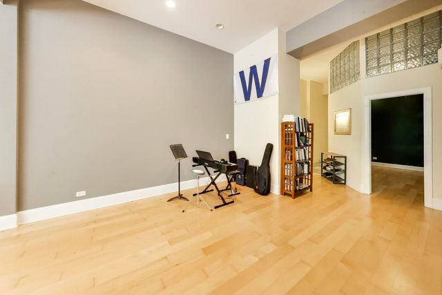 1760 W Wrightwood Avenue 102, Chicago, IL 60614
