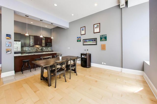 1760 W Wrightwood Avenue 102, Chicago, IL 60614