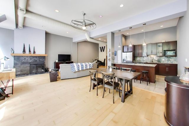 1760 W Wrightwood Avenue 102, Chicago, IL 60614
