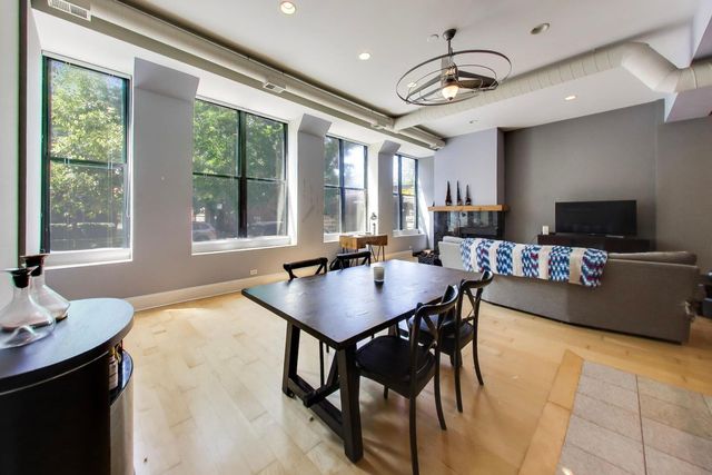 1760 W Wrightwood Avenue 102, Chicago, IL 60614