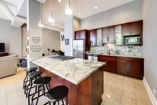 1760 W Wrightwood Avenue 102, Chicago, IL 60614