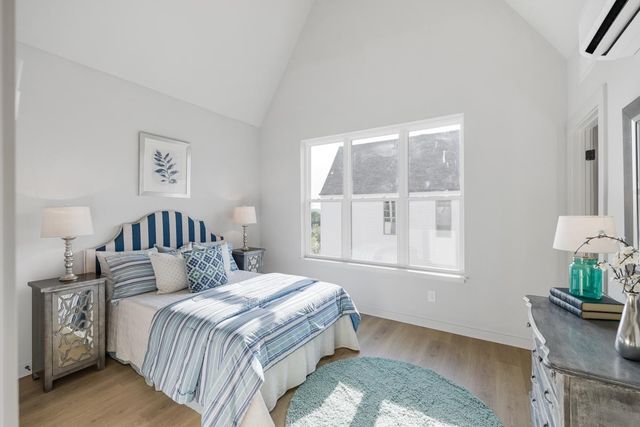 328 E Village Ln, Nashville, TN 37216