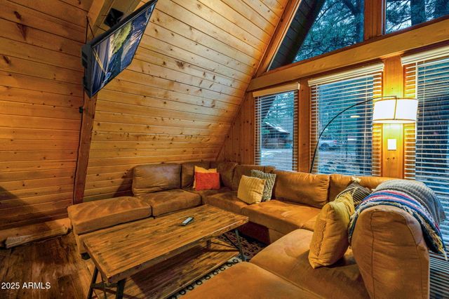 820 E CARIBOU Road, Munds Park, AZ 86017