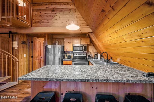 820 E CARIBOU Road, Munds Park, AZ 86017