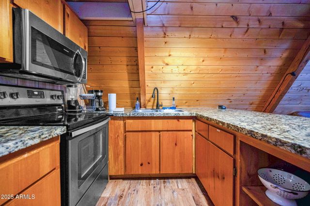 820 E CARIBOU Road, Munds Park, AZ 86017