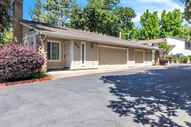 8079 La Riviera Dr, Sacramento, CA 95826