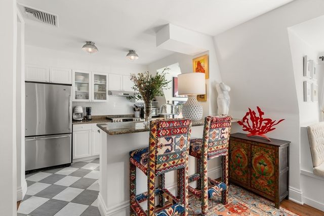 13 Upton St 6, Boston, MA 02118