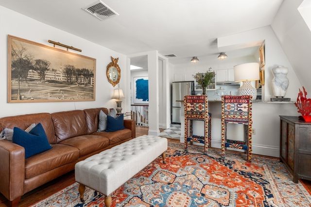 13 Upton St 6, Boston, MA 02118