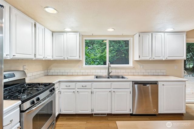 6328 Tralee Drive NW, Olympia, WA 98502