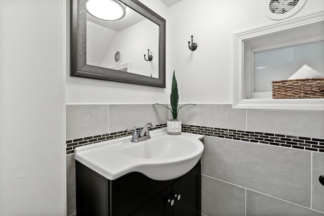 115 Monroe Street, Kalamazoo, MI 49006