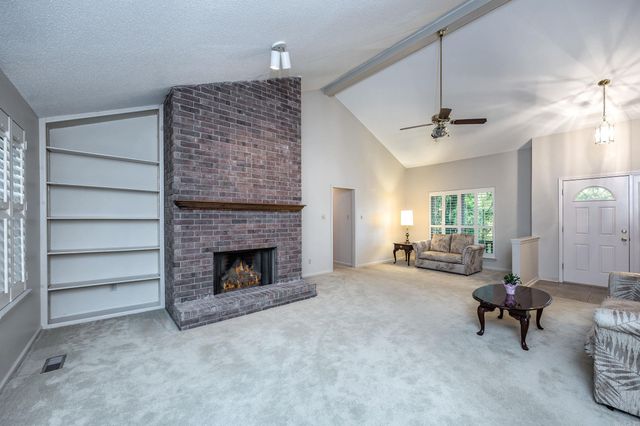 13224 Pompano Dr, Little Rock, AR 72211