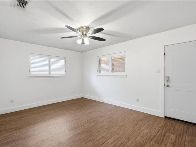 2531 W 12th Street, Dallas, TX 75211