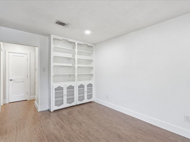 2531 W 12th Street, Dallas, TX 75211