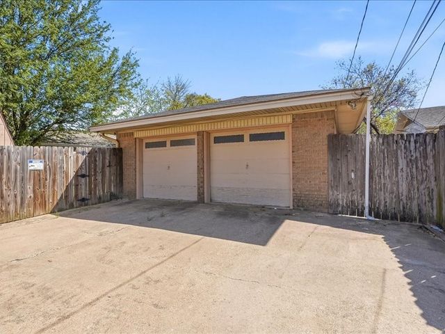 2531 W 12th Street, Dallas, TX 75211