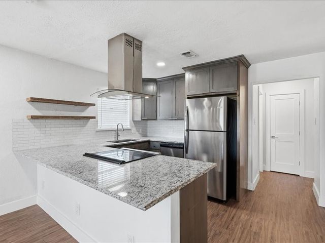 2531 W 12th Street, Dallas, TX 75211