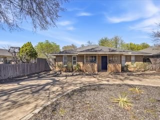 2531 W 12th Street, Dallas, TX 75211