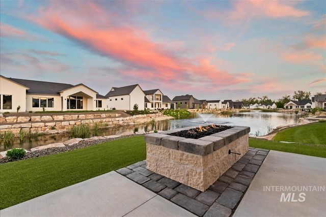 445 Joy Avenue, Middleton, ID 83644