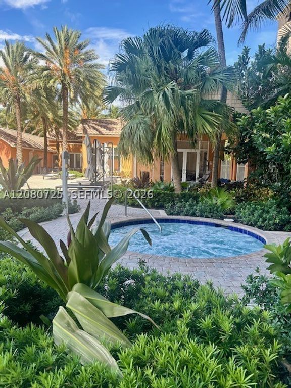 Image 18 of property listing at 3330 NE 190th St 1719, Aventura, FL 33180